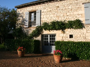 Chateau Guesthouse Suites in Bournand, Centre-Val de Loire, France